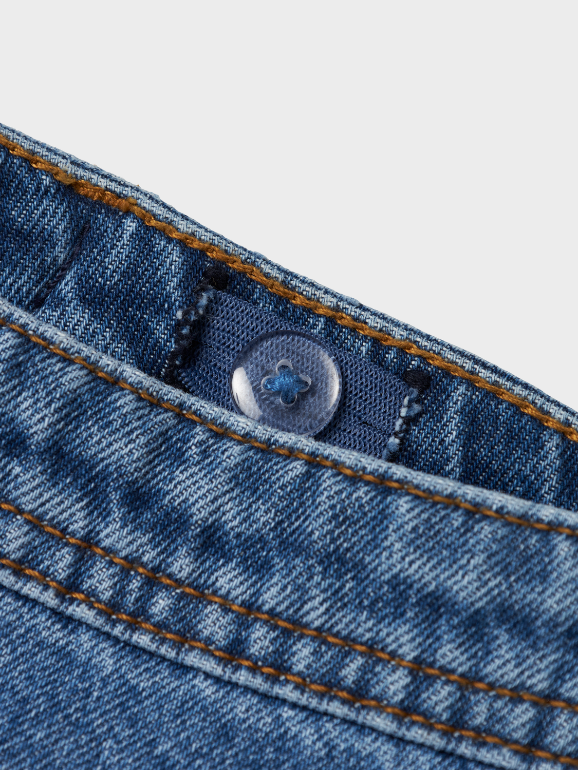 model_shot-front_full